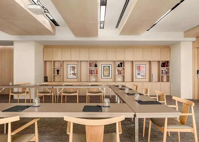 Ac Hotel Sants By Marriott Barcelone