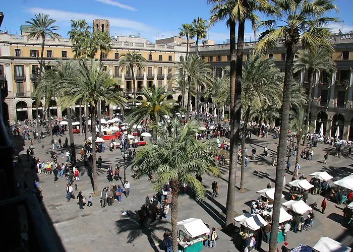 Plaza Real Apartments Barcelona